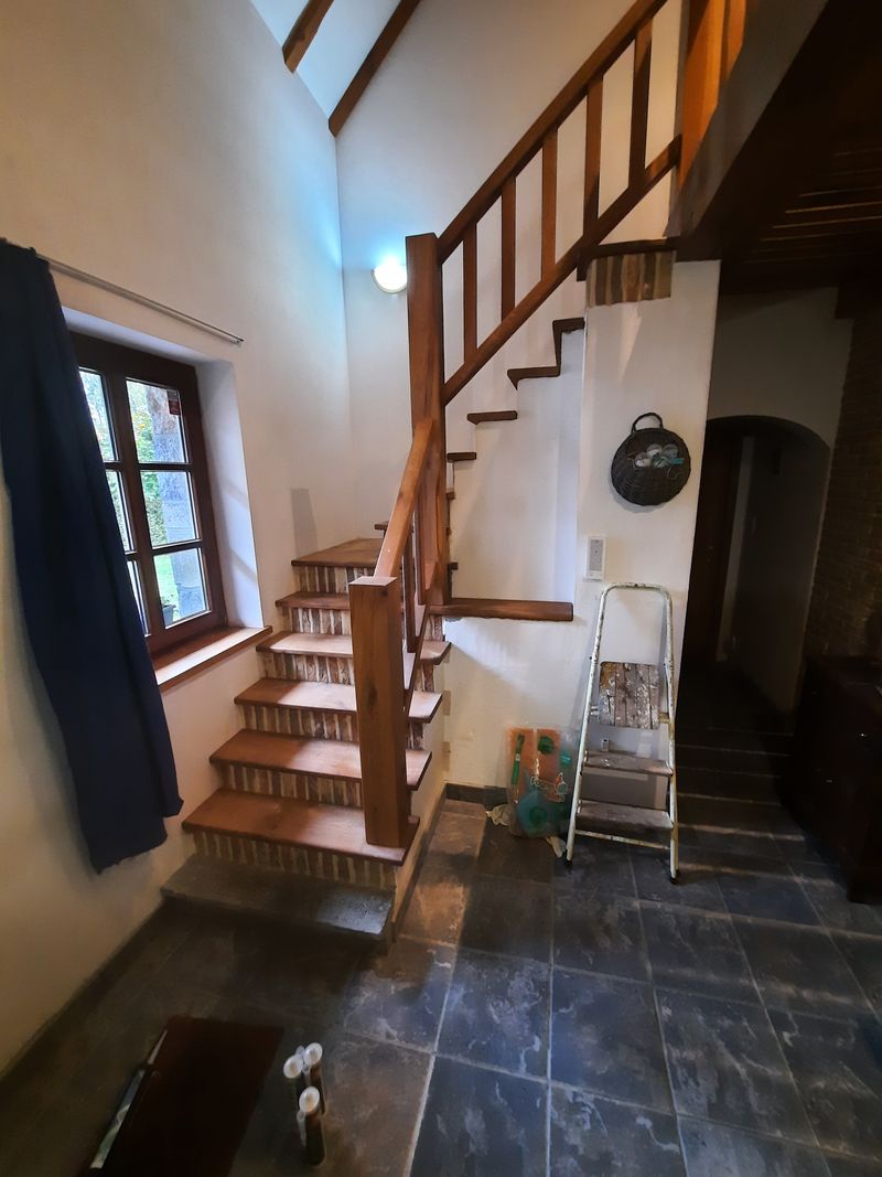 Escalier tournant en bois avec rampe – Guillaume Menuiserie
