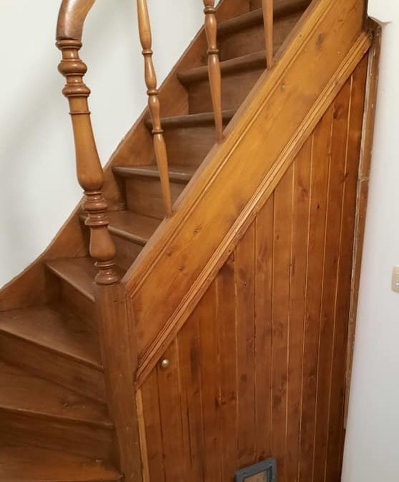 Escalier en bois avec balustres tournés – Guillaume Menuiserie