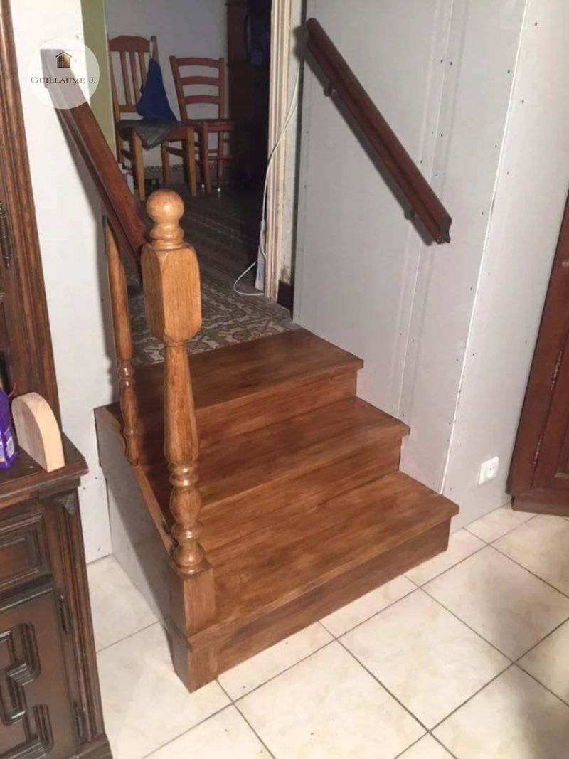 Escalier en bois avec rampe – Guillaume Menuiserie