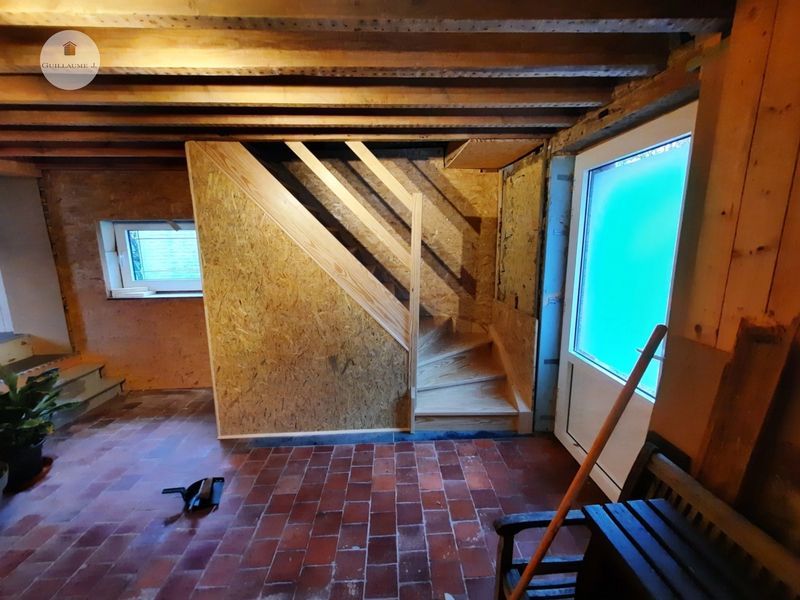 Escalier balancé en cours de pose, vue d'ensemble – Guillaume Menuiserie