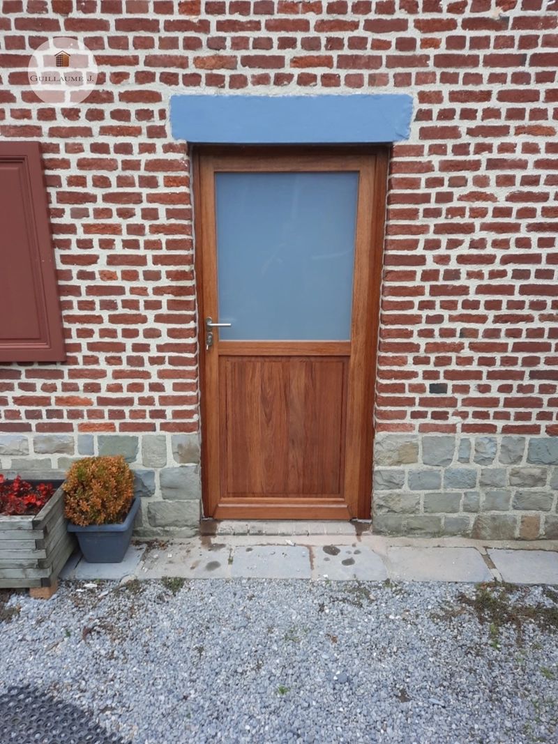 Porte en bois avec imposte vitrée – Guillaume Menuiserie