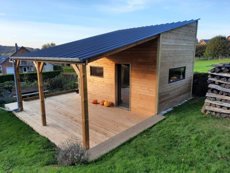 Abri de jardin en bois avec terrasse – Guillaume Menuiserie