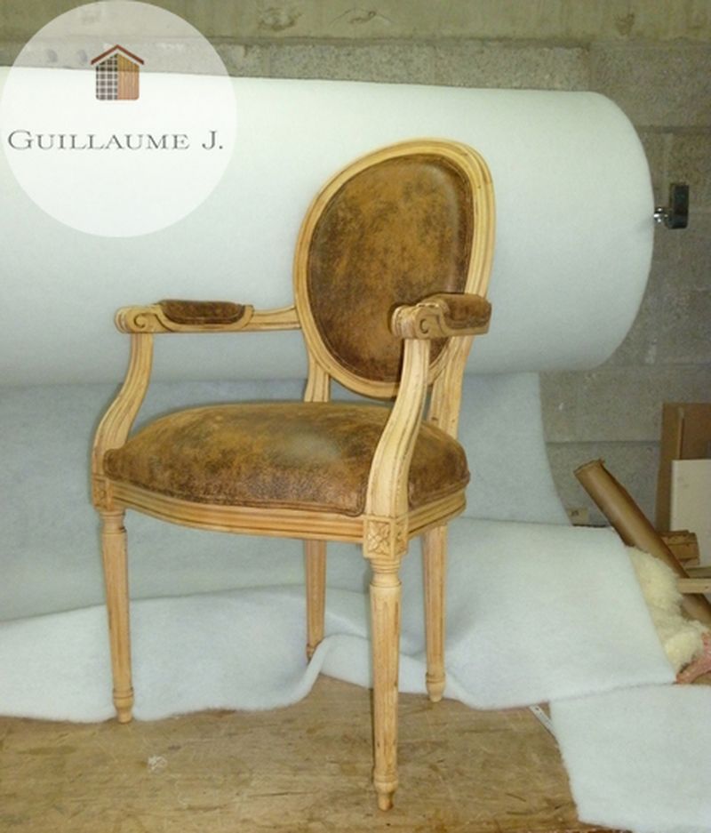 Fauteuil en cours de garnissage – Guillaume Menuiserie