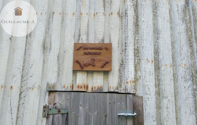 Plaque en bois gravée – Guillaume Menuiserie