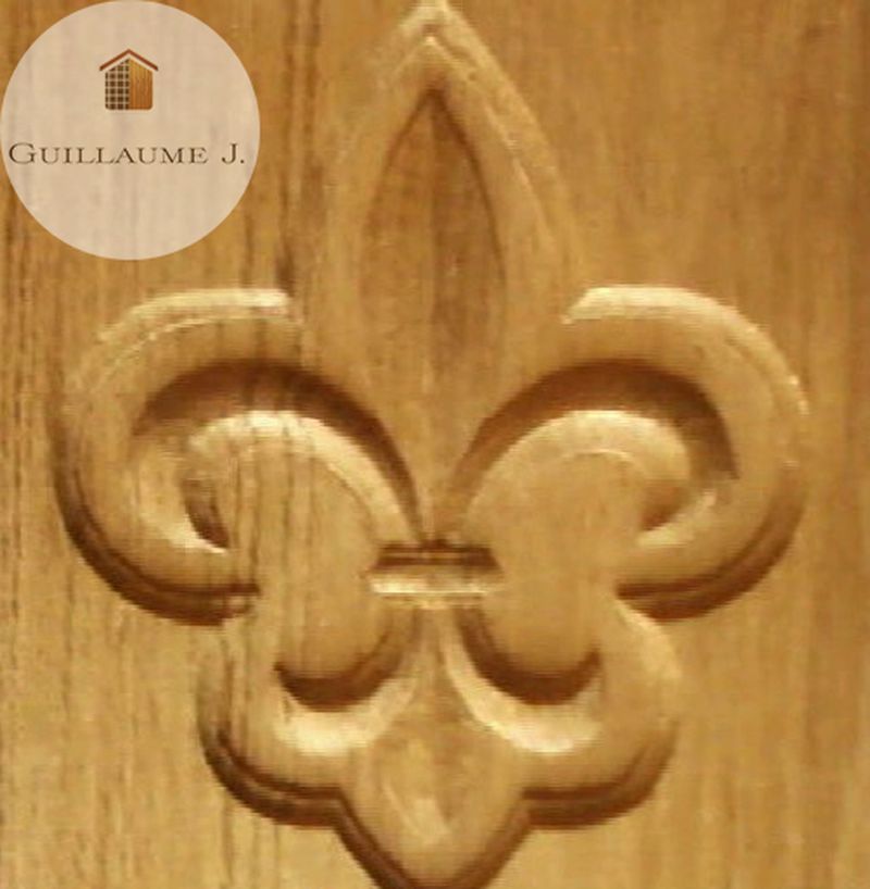 Fleur de lys sculptée – Guillaume Menuiserie