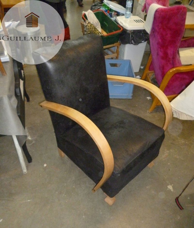 Fauteuil en cuir noir regarni – Guillaume Menuiserie