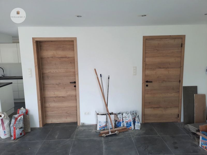 Portes intérieures modernes en décor bois – Guillaume Menuiserie